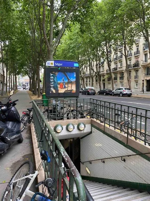 Studio 9M2 Tour Eiffel Invalide Champ De Mars 75015 Paris Apartman