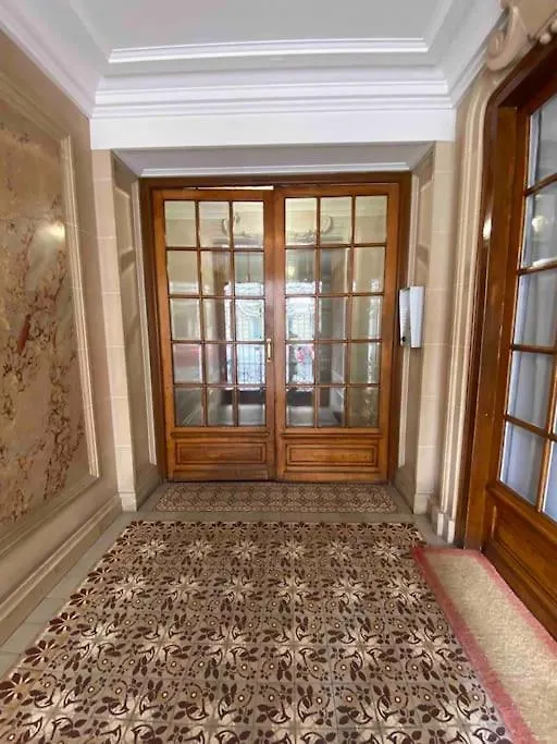 Studio 9M2 Tour Eiffel Invalide Champ De Mars 75015 Paris Apartment