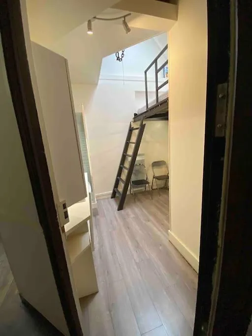 Studio 9M2 Tour Eiffel Invalide Champ De Mars 75015 Paris Apartment 0*,  France